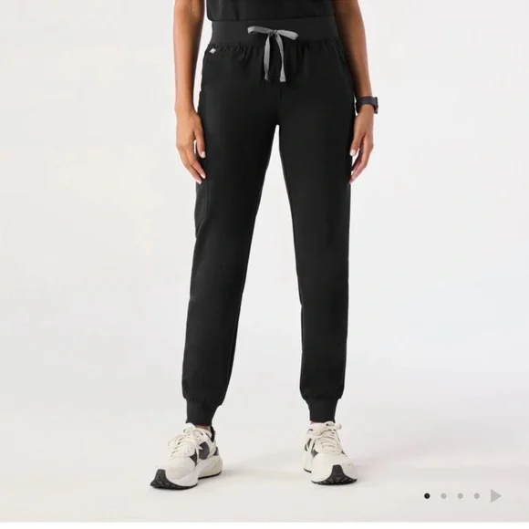 NWOT Figs Women's Zamora Black Technical Collection Pant Size: XS - Picture 2 of 13